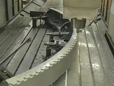 ​Kundspecificerad anpassning: CNC-portalfräsning av kugghjulsringar – hur Tangshan Yuexin Machinery stadigt avancerar precisionsbearbetning
