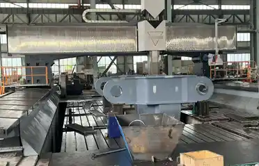 Hur kan företag välja en pålitlig tillverkare när de lägger ut bearbetning av storskaliga lyftarmar på entreprenad? Hur balanserar Tangshan Yuexin Gantry Machining Center precision och leveransscheman genom skräddarsydda processer?